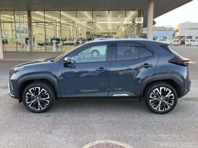 ヤリスクロス ハイブリッドＺアドベンチャー　保証書／ディスプレイオーディオ＋ナビ８インチ／トヨタセーフティセンス／シートヒーター／全方位モニター／車線逸脱防止支援システム／ドライブレコーダー　社外／ヘッドランプ　ＬＥＤ　衝突被害軽減システム（2枚目）