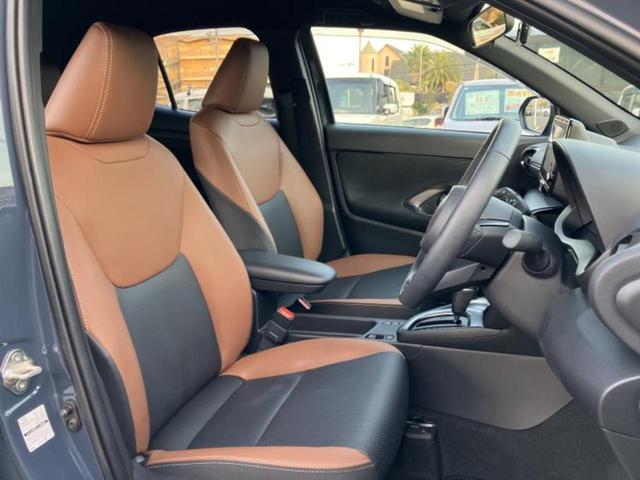 ヤリスクロス ハイブリッドＺアドベンチャー　保証書／ディスプレイオーディオ＋ナビ８インチ／トヨタセーフティセンス／シートヒーター／全方位モニター／車線逸脱防止支援システム／ドライブレコーダー　社外／ヘッドランプ　ＬＥＤ　衝突被害軽減システム（4枚目）