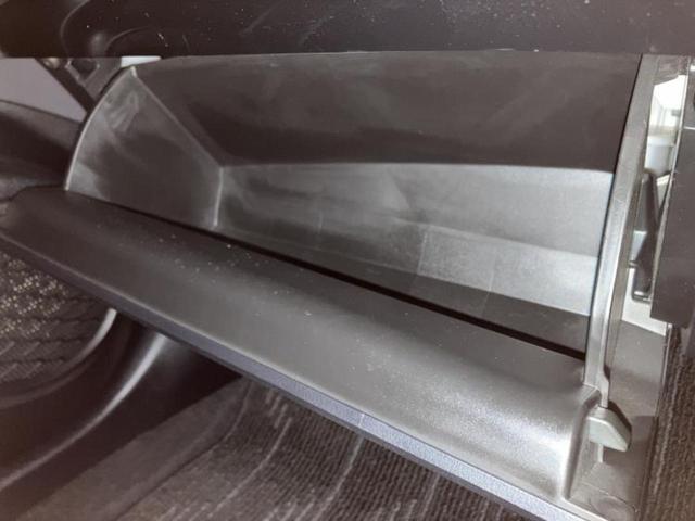 プリウス Ｓセーフティプラス　保証書／純正　ＳＤナビ／トヨタセーフティセンス／車線逸脱防止支援システム／パーキングアシスト　自動操舵／Ｂｌｕｅｔｏｏｔｈ接続／ＥＴＣ／ＥＢＤ付ＡＢＳ／横滑り防止装置／アイドリングストップ（34枚目）