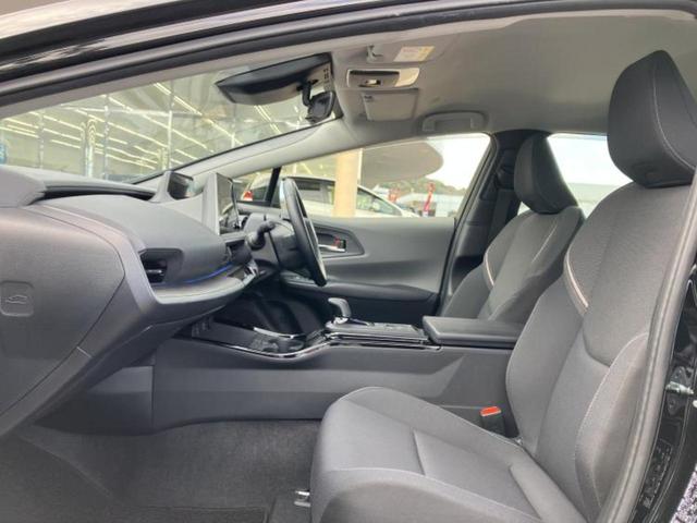 プリウス Ｇ　保証書／ディスプレイオーディオ８インチ／衝突安全装置／シートヒーター　前席／パノラミックビューモニター／車線逸脱防止支援システム／ヘッドランプ　ＬＥＤ／Ｂｌｕｅｔｏｏｔｈ接続／ＥＴＣ　全周囲カメラ（6枚目）