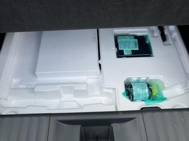 プリウス Ｇ　保証書／ディスプレイオーディオ８インチ／衝突安全装置／シートヒーター　前席／パノラミックビューモニター／車線逸脱防止支援システム／ヘッドランプ　ＬＥＤ／Ｂｌｕｅｔｏｏｔｈ接続／ＥＴＣ　全周囲カメラ（24枚目）