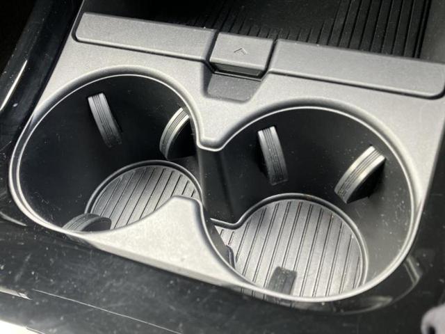 プリウス Ｇ　保証書／ディスプレイオーディオ８インチ／衝突安全装置／シートヒーター　前席／パノラミックビューモニター／車線逸脱防止支援システム／ヘッドランプ　ＬＥＤ／Ｂｌｕｅｔｏｏｔｈ接続／ＥＴＣ　全周囲カメラ（39枚目）