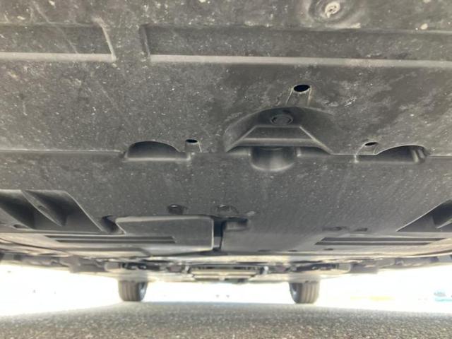 プリウス Ｇ　保証書／ディスプレイオーディオ８インチ／衝突安全装置／シートヒーター　前席／パノラミックビューモニター／車線逸脱防止支援システム／ヘッドランプ　ＬＥＤ／Ｂｌｕｅｔｏｏｔｈ接続／ＥＴＣ　全周囲カメラ（47枚目）