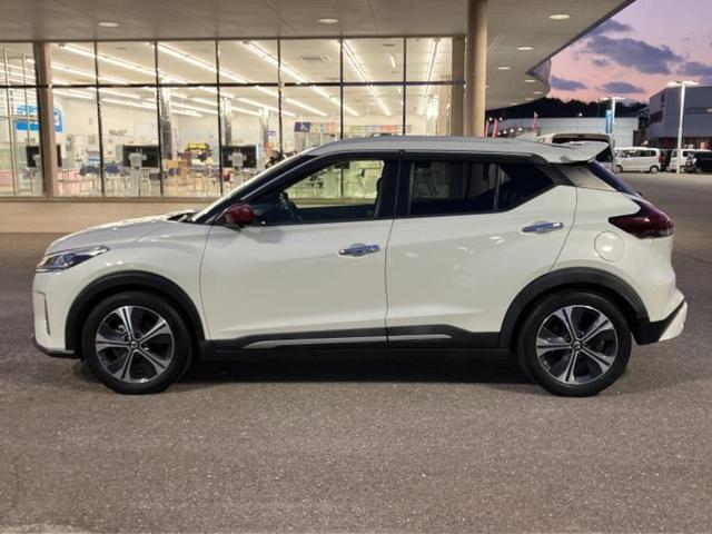 キックス Ｘツートーンインテリアエディション　保証書／純正　９インチ　ＳＤナビ／インテリジェントルームミラー／エマージェンシーブレーキ／アラウンドビューモニター／車線逸脱防止支援システム／プロパイロット／ヘッドランプ　ＬＥＤ　衝突被害軽減システム（2枚目）