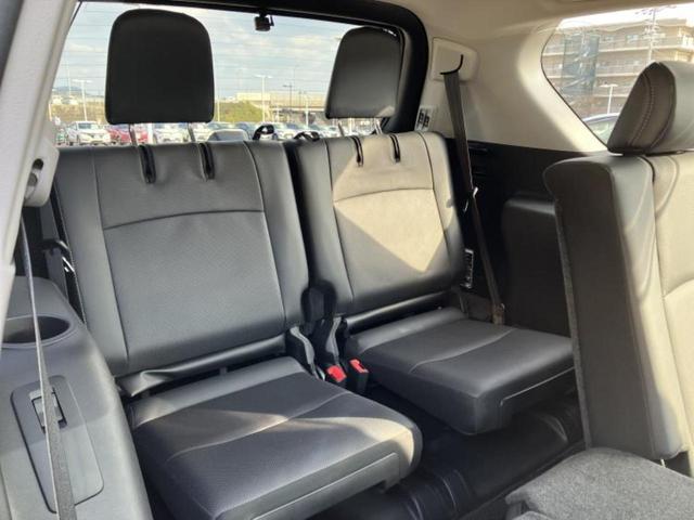 ランドクルーザープラド ４ＷＤ　ＴＸ　Ｌパッケージマットブラックエディション　サンルーフ／保証書／純正　ＳＤナビ／トヨタセーフティセンス／エアーシート　前席／車線逸脱防止支援システム／シート　合皮／ドライブレコーダー　前後／ヘッドランプ　ＬＥＤ／Ｂｌｕｅｔｏｏｔｈ接続　４ＷＤ（6枚目）