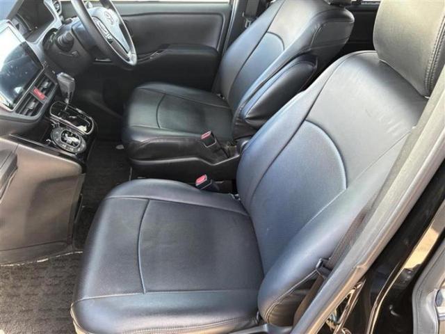 ノア Ｓｉダブルバイビー２　保証書／純正　１０インチ　ＳＤナビ／フリップダウンモニター　純正　１２．１インチ／トヨタセーフティセンス／両側電動スライドドア／車線逸脱防止支援システム／ドライブレコーダー　前後　衝突被害軽減システム（5枚目）