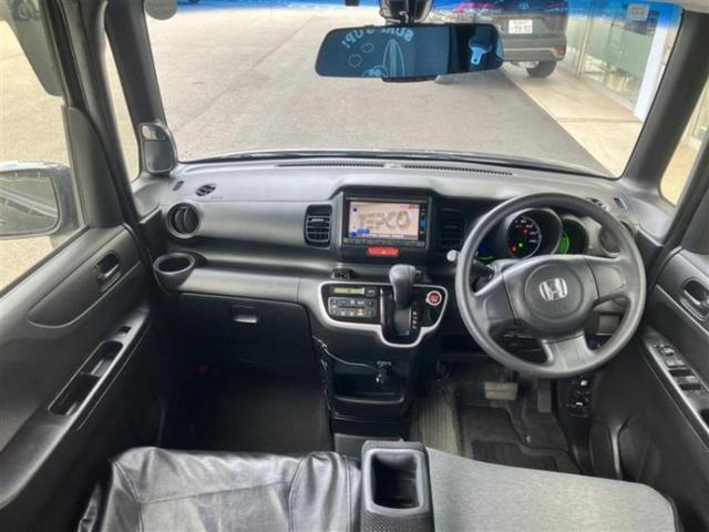 Ｎ－ＢＯＸ Ｇ　新品タイヤ／純正　ＳＤナビ／ＥＴＣ／ＥＢＤ付ＡＢＳ／横滑り防止装置／アイドリングストップ／フルセグＴＶ／エアバッグ　運転席／エアバッグ　助手席／パワーウインドウ／キーレスエントリー／オートエアコン（4枚目）