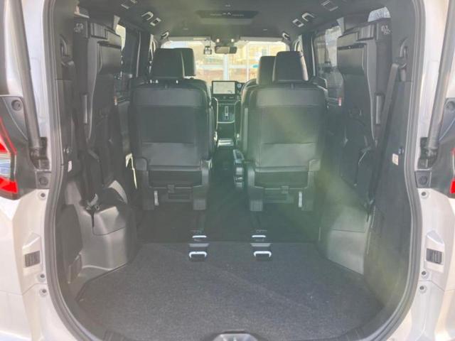 ノア ハイブリッドＳ－Ｚ　保証書／ディスプレイオーディオ＋ナビ１０インチ／デジタルインナーミラー／衝突安全装置／両側電動スライドドア／シートヒーター／パノラミックビューモニター／車線逸脱防止支援システム　衝突被害軽減システム（8枚目）