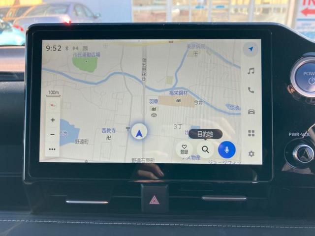 ノア ハイブリッドＳ－Ｚ　保証書／ディスプレイオーディオ＋ナビ１０インチ／デジタルインナーミラー／衝突安全装置／両側電動スライドドア／シートヒーター／パノラミックビューモニター／車線逸脱防止支援システム　衝突被害軽減システム（9枚目）