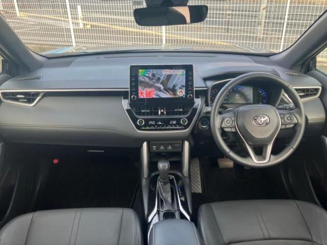 カローラクロス ハイブリッドＺ　保証書／ディスプレイオーディオ＋ナビ９インチ／トヨタセーフティセンス／シートヒーター　前席／パノラミックビューモニター／車線逸脱防止支援システム／シート　ハーフレザー／電動バックドア　全周囲カメラ（4枚目）