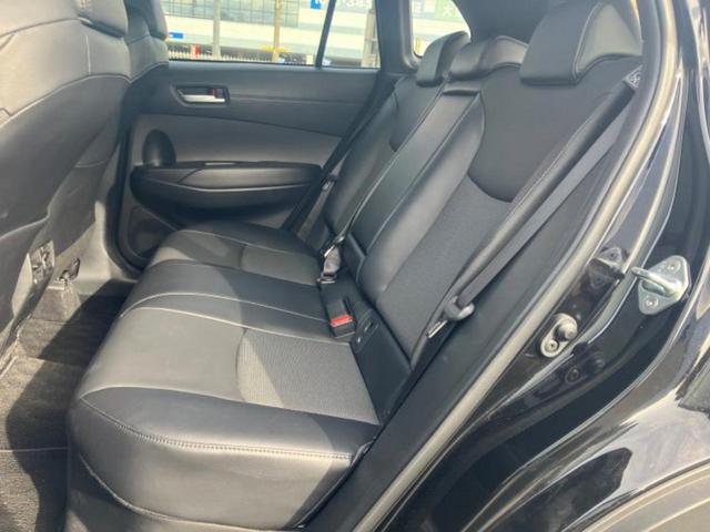 カローラクロス ハイブリッドＺ　保証書／ディスプレイオーディオ＋ナビ９インチ／トヨタセーフティセンス／シートヒーター　前席／パノラミックビューモニター／車線逸脱防止支援システム／シート　ハーフレザー／電動バックドア　全周囲カメラ（6枚目）