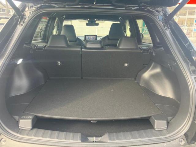 カローラクロス ハイブリッドＺ　保証書／ディスプレイオーディオ＋ナビ９インチ／トヨタセーフティセンス／シートヒーター　前席／パノラミックビューモニター／車線逸脱防止支援システム／シート　ハーフレザー／電動バックドア　全周囲カメラ（7枚目）