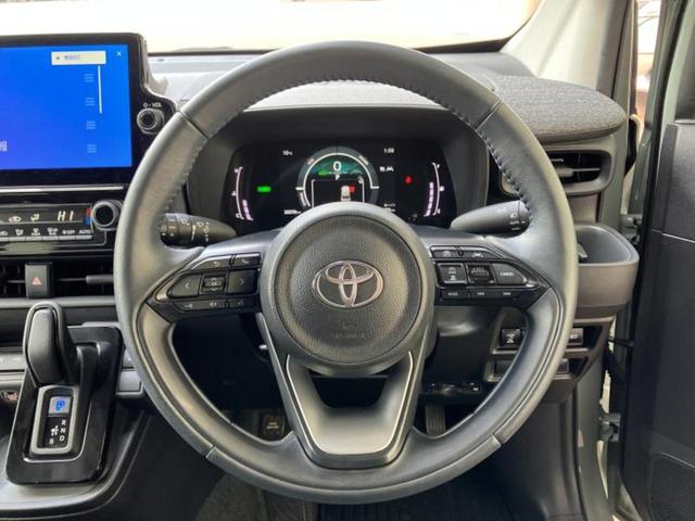 シエンタ ハイブリッドＺ　保証書／ディスプレイオーディオ＋ナビ１０インチ／衝突安全装置／両側電動スライドドア／シートヒーター　前席／パノラミックビューモニター／車線逸脱防止支援システム／ヘッドランプ　ＬＥＤ　全周囲カメラ（15枚目）