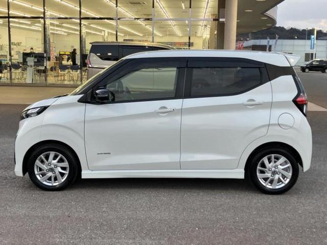 デイズ ハイウェイスターＸアーバンクロム　保証書／純正　９インチ　メモリーナビ／エマージェンシーブレーキ／アラウンドビューモニター／車線逸脱防止支援システム／ヘッドランプ　ＬＥＤ／ＵＳＢジャック／Ｂｌｕｅｔｏｏｔｈ接続／ＥＢＤ付ＡＢＳ（2枚目）