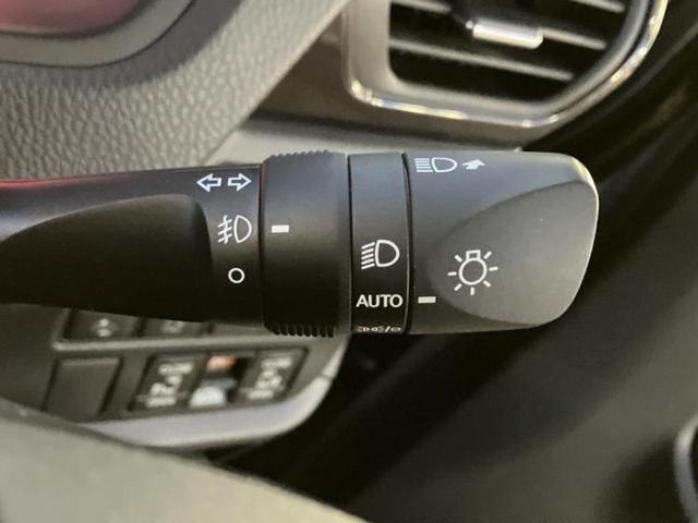 ヴォクシー ＺＳキラメキ３　保証書／純正　１０インチ　ＳＤナビ／フリップダウンモニター　純正　１２．１インチ／衝突安全装置／両側電動スライドドア／車線逸脱防止支援システム／シート　ハーフレザー／ドライブレコーダー　前後　ドラレコ（16枚目）