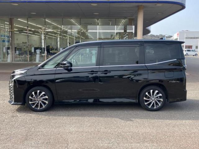 ヴォクシー Ｓ－Ｚ　保証書／ディスプレイオーディオ＋ナビ１０．５インチ／フリップダウンモニター　純正　１４インチ／トヨタセーフティセンス／両側電動スライドドア／シートヒーター　前席／車線逸脱防止支援システム　バックカメラ（2枚目）