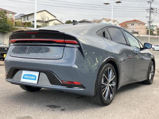 プリウス Ｚ　新品タイヤ／パノラマルーフ／保証書／ディスプレイオーディオ＋ナビ１２．３インチ／トヨタセーフティセンス／エアーシート　前席／パノラミックビューモニター／車線逸脱防止支援システム／シート　合皮（3枚目）