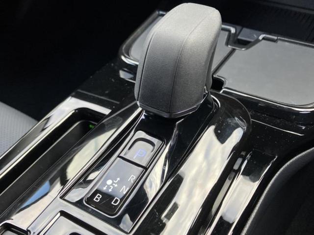 プリウス Ｚ　新品タイヤ／パノラマルーフ／保証書／ディスプレイオーディオ＋ナビ１２．３インチ／トヨタセーフティセンス／エアーシート　前席／パノラミックビューモニター／車線逸脱防止支援システム／シート　合皮（17枚目）