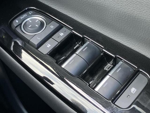 プリウス Ｚ　新品タイヤ／パノラマルーフ／保証書／ディスプレイオーディオ＋ナビ１２．３インチ／トヨタセーフティセンス／エアーシート　前席／パノラミックビューモニター／車線逸脱防止支援システム／シート　合皮（29枚目）