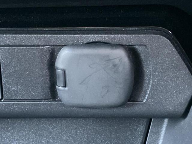 プリウス Ｚ　新品タイヤ／パノラマルーフ／保証書／ディスプレイオーディオ＋ナビ１２．３インチ／トヨタセーフティセンス／エアーシート　前席／パノラミックビューモニター／車線逸脱防止支援システム／シート　合皮（37枚目）