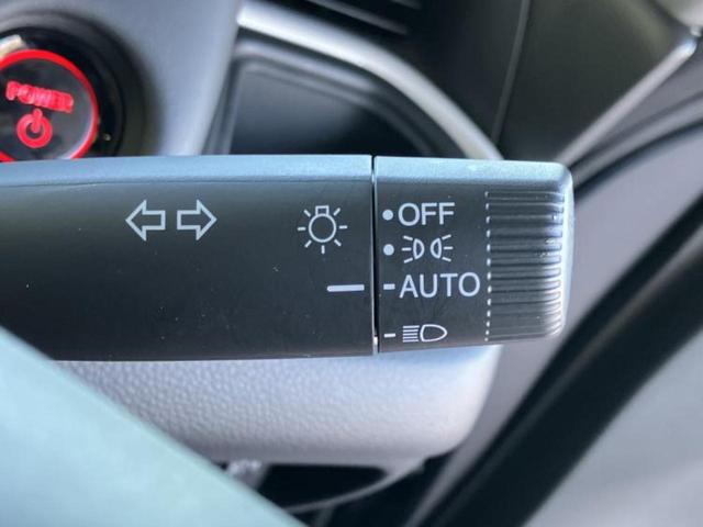 フィット ｅＨＥＶホーム　純正　９インチ　ナビ／ホンダセンシング／車線逸脱防止支援システム／シート　ハーフレザー／ヘッドランプ　ＬＥＤ／ＵＳＢジャック／Ｂｌｕｅｔｏｏｔｈ接続／ＥＴＣ／ＥＢＤ付ＡＢＳ／横滑り防止装置　ＤＶＤ再生（14枚目）