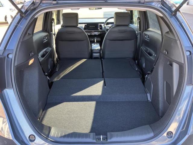 フィット ｅＨＥＶホーム　純正　９インチ　ナビ／ホンダセンシング／車線逸脱防止支援システム／シート　ハーフレザー／ヘッドランプ　ＬＥＤ／ＵＳＢジャック／Ｂｌｕｅｔｏｏｔｈ接続／ＥＴＣ／ＥＢＤ付ＡＢＳ／横滑り防止装置　ＤＶＤ再生（19枚目）