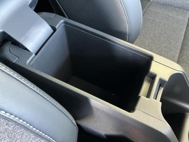 フィット ｅＨＥＶホーム　純正　９インチ　ナビ／ホンダセンシング／車線逸脱防止支援システム／シート　ハーフレザー／ヘッドランプ　ＬＥＤ／ＵＳＢジャック／Ｂｌｕｅｔｏｏｔｈ接続／ＥＴＣ／ＥＢＤ付ＡＢＳ／横滑り防止装置　ＤＶＤ再生（30枚目）