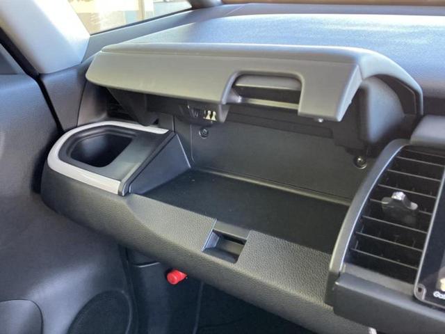 フィット ｅＨＥＶホーム　純正　９インチ　ナビ／ホンダセンシング／車線逸脱防止支援システム／シート　ハーフレザー／ヘッドランプ　ＬＥＤ／ＵＳＢジャック／Ｂｌｕｅｔｏｏｔｈ接続／ＥＴＣ／ＥＢＤ付ＡＢＳ／横滑り防止装置　ＤＶＤ再生（33枚目）