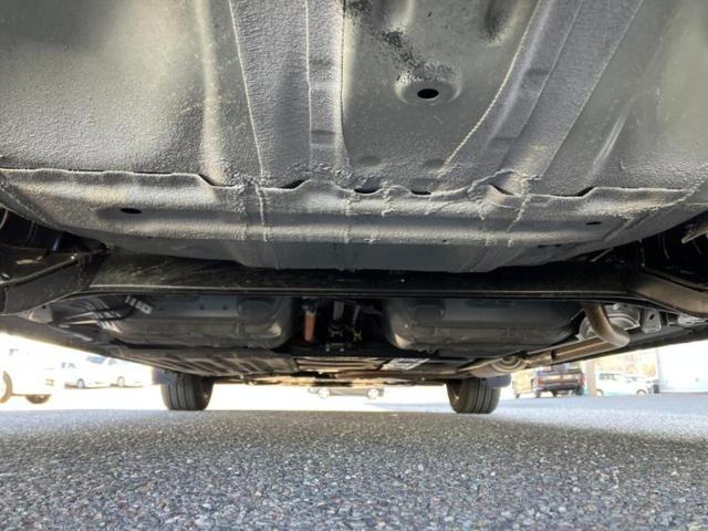 フィット ｅＨＥＶホーム　純正　９インチ　ナビ／ホンダセンシング／車線逸脱防止支援システム／シート　ハーフレザー／ヘッドランプ　ＬＥＤ／ＵＳＢジャック／Ｂｌｕｅｔｏｏｔｈ接続／ＥＴＣ／ＥＢＤ付ＡＢＳ／横滑り防止装置　ＤＶＤ再生（45枚目）