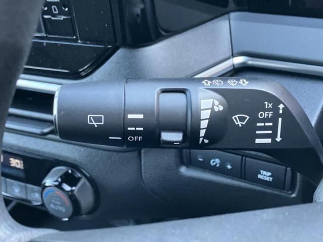 ノート Ｘ　保証書／純正　９インチ　メモリーナビ／インテリジェントルームミラー／エマージェンシーブレーキ／アラウンドビューモニター／車線逸脱防止支援システム／ヘッドランプ　ＬＥＤ／ＵＳＢジャック　全周囲カメラ（16枚目）