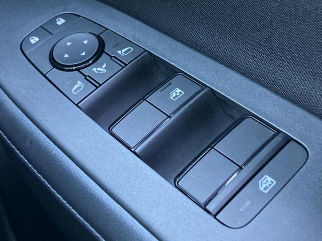 ノート Ｘ　保証書／純正　９インチ　メモリーナビ／インテリジェントルームミラー／エマージェンシーブレーキ／アラウンドビューモニター／車線逸脱防止支援システム／ヘッドランプ　ＬＥＤ／ＵＳＢジャック　全周囲カメラ（29枚目）