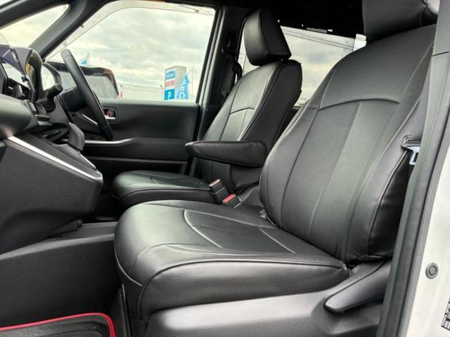 ノア ハイブリッドＳ－Ｚ　保証書／ディスプレイオーディオ＋ナビ１０インチ／デジタルインナーミラー／トヨタセーフティセンス／両側電動スライドドア／シートヒーター　前席／パノラミックビューモニター／車線逸脱防止支援システム　ＥＴＣ（5枚目）