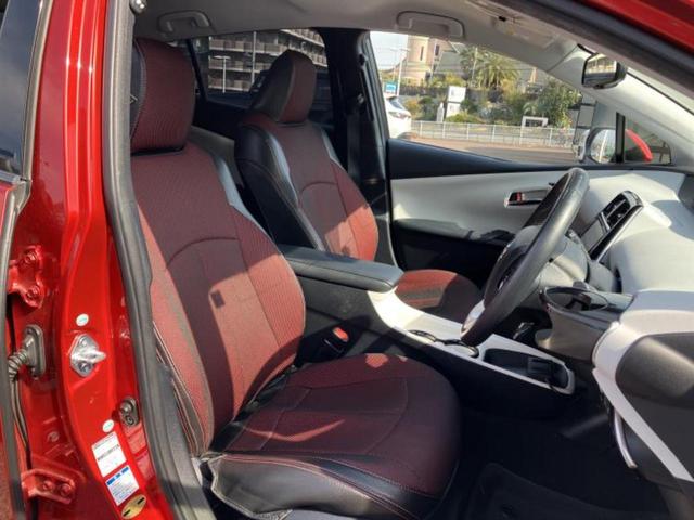 プリウス 4WD Aプレミアムツーリングセレクション エアロ/保証書/純正 9インチ SDナビ/衝突安全装置/シートヒーター 前席/車線逸脱防止支援システム/シート 合皮/パーキングアシスト 自動操舵/ヘッドランプ LED/Bluetooth接続 4WD(4枚目)