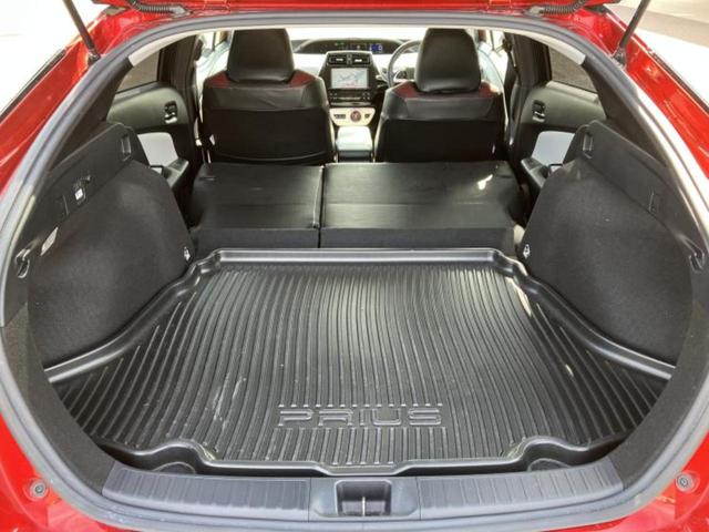 プリウス 4WD Aプレミアムツーリングセレクション エアロ/保証書/純正 9インチ SDナビ/衝突安全装置/シートヒーター 前席/車線逸脱防止支援システム/シート 合皮/パーキングアシスト 自動操舵/ヘッドランプ LED/Bluetooth接続 4WD(19枚目)