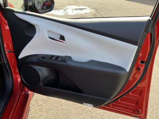 プリウス 4WD Aプレミアムツーリングセレクション エアロ/保証書/純正 9インチ SDナビ/衝突安全装置/シートヒーター 前席/車線逸脱防止支援システム/シート 合皮/パーキングアシスト 自動操舵/ヘッドランプ LED/Bluetooth接続 4WD(20枚目)