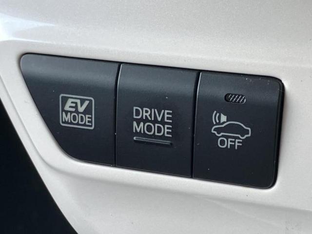 プリウス 4WD Aプレミアムツーリングセレクション エアロ/保証書/純正 9インチ SDナビ/衝突安全装置/シートヒーター 前席/車線逸脱防止支援システム/シート 合皮/パーキングアシスト 自動操舵/ヘッドランプ LED/Bluetooth接続 4WD(28枚目)