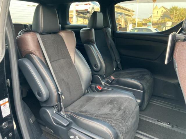 アルファード Ｓ　Ａパッケージタイプブラック　サンルーフ／社外　１１インチ　ＳＤナビ／衝突安全装置／両側電動スライドドア／シート　ハーフレザー／電動バックドア／ドライブレコーダー　社外／ヘッドランプ　ＬＥＤ／ＥＴＣ／ＥＢＤ付ＡＢＳ　バックカメラ（5枚目）