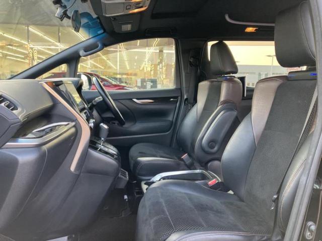 アルファード Ｓ　Ａパッケージタイプブラック　サンルーフ／社外　１１インチ　ＳＤナビ／衝突安全装置／両側電動スライドドア／シート　ハーフレザー／電動バックドア／ドライブレコーダー　社外／ヘッドランプ　ＬＥＤ／ＥＴＣ／ＥＢＤ付ＡＢＳ　バックカメラ（7枚目）