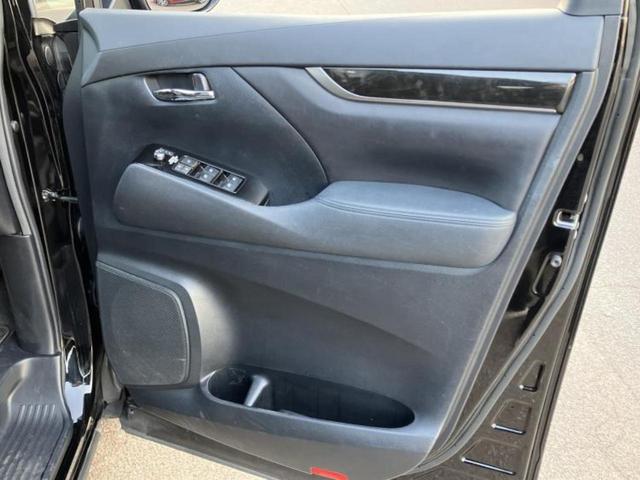 アルファード Ｓ　Ａパッケージタイプブラック　サンルーフ／社外　１１インチ　ＳＤナビ／衝突安全装置／両側電動スライドドア／シート　ハーフレザー／電動バックドア／ドライブレコーダー　社外／ヘッドランプ　ＬＥＤ／ＥＴＣ／ＥＢＤ付ＡＢＳ　バックカメラ（22枚目）