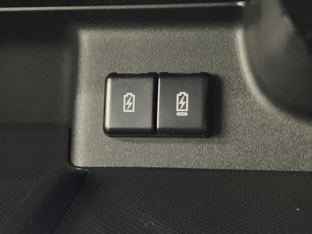 スペーシアカスタム ハイブリッドＸＳ　保証書／セーフティサポート（スズキ）／両側電動スライドドア／シートヒーター　前席／車線逸脱防止支援システム／シート　ハーフレザー／登録済未使用車／ヘッドランプ　ＬＥＤ／ＵＳＢジャック　ワンオーナー（33枚目）