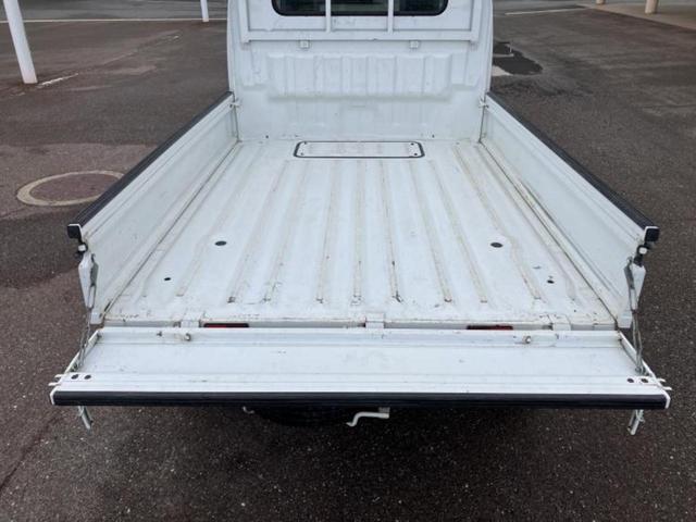 NT100クリッパートラック 4WD DXノウハン 新品タイヤ/保証書/エアバッグ 運転席/パワーステアリング/マニュアルエアコン/取扱説明書/ヘッドライトレベライザー/ラジオ 4WD(7枚目)