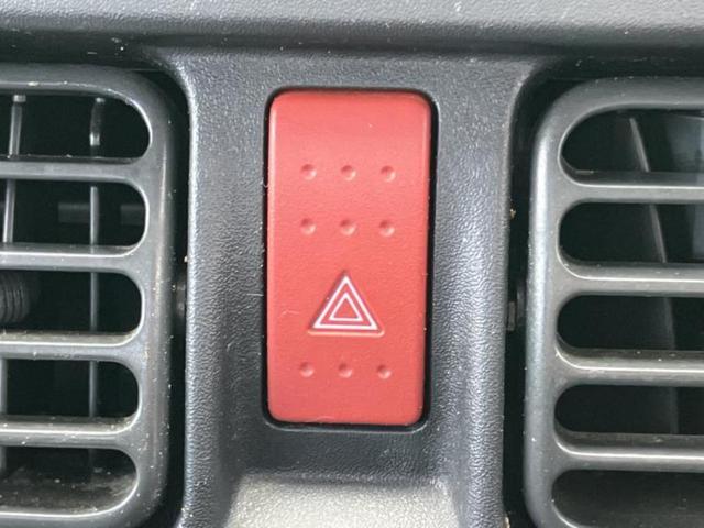 NT100クリッパートラック 4WD DXノウハン 新品タイヤ/保証書/エアバッグ 運転席/パワーステアリング/マニュアルエアコン/取扱説明書/ヘッドライトレベライザー/ラジオ 4WD(16枚目)