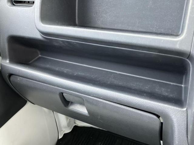 NT100クリッパートラック 4WD DXノウハン 新品タイヤ/保証書/エアバッグ 運転席/パワーステアリング/マニュアルエアコン/取扱説明書/ヘッドライトレベライザー/ラジオ 4WD(22枚目)