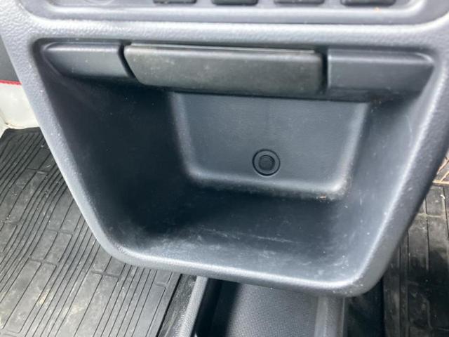 NT100クリッパートラック 4WD DXノウハン 新品タイヤ/保証書/エアバッグ 運転席/パワーステアリング/マニュアルエアコン/取扱説明書/ヘッドライトレベライザー/ラジオ 4WD(26枚目)