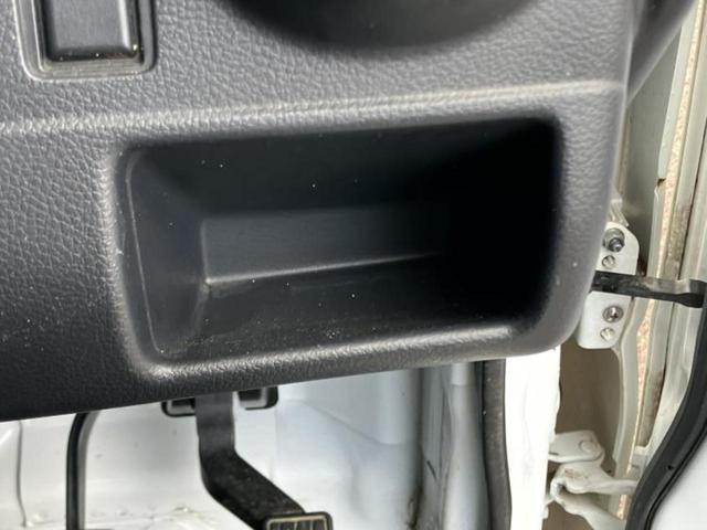 NT100クリッパートラック 4WD DXノウハン 新品タイヤ/保証書/エアバッグ 運転席/パワーステアリング/マニュアルエアコン/取扱説明書/ヘッドライトレベライザー/ラジオ 4WD(36枚目)