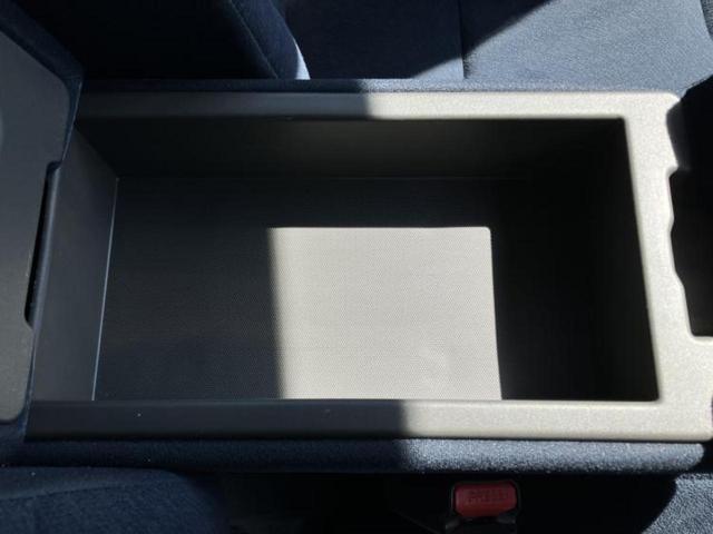 キューブ 15Xインディゴプラスプラズマ 保証書/社外 HDDナビ/ETC/EBD付ABS/バックモニター/フルセグTV/DVD/エアバッグ 運転席/エアバッグ 助手席/パワーウインドウ/エンジンスタートボタン/キーレスエントリー DVD再生(31枚目)