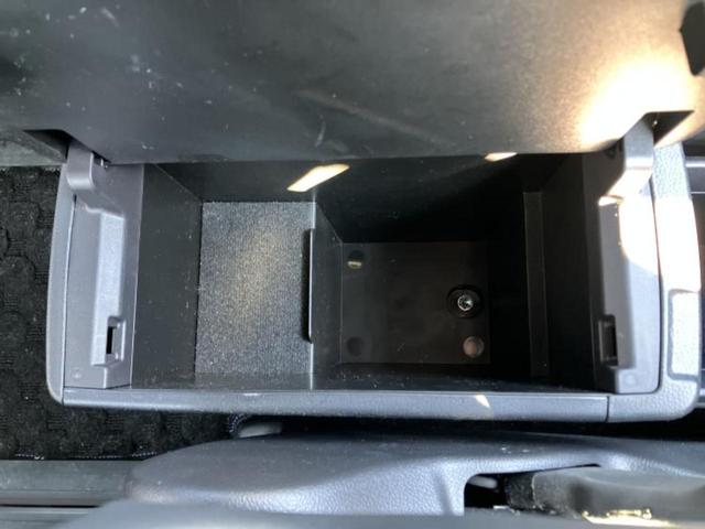 ヴォクシー Ｓ－Ｚ　保証書／純正　１０インチ　ＳＤナビ／後席モニター　純正　１２．３インチ／衝突安全装置／両側電動スライドドア／シートヒーター　前席／車線逸脱防止支援システム／ドライブレコーダー　社外　バックカメラ（32枚目）