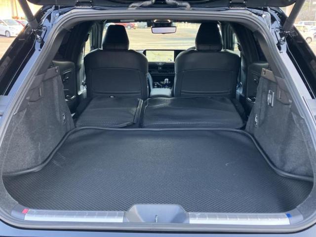 クラウンスポーツ ４ＷＤ　Ｚ　モデリスタエアロ／保証書／ディスプレイオーディオ＋ナビ／デジタルインナーミラー／トヨタセーフティセンス／エアーシート　前席／パノラミックビューモニター／車線逸脱防止支援システム／シート　合皮　４ＷＤ（19枚目）