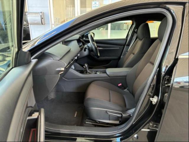 MAZDA3ファストバック 20Sプロアクティブツーリングセレクション 保証書/純正 SDナビ/アイアクティブセンス(マツダ)/シートヒーター 前席/車線逸脱防止支援システム/ヘッドランプ LED/USBジャック/Bluetooth接続/HDMI接続/ETC バックカメラ(6枚目)