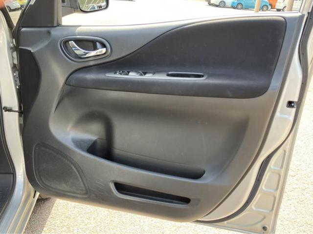 セレナ ２０Ｓ　新品タイヤ／純正　メモリーナビ／電動スライドドア／ＥＴＣ／ＥＢＤ付ＡＢＳ／クルーズコントロール／バックモニター／ワンセグＴＶ／エアバッグ　運転席／エアバッグ　助手席／パワーウインドウ　バックカメラ（22枚目）